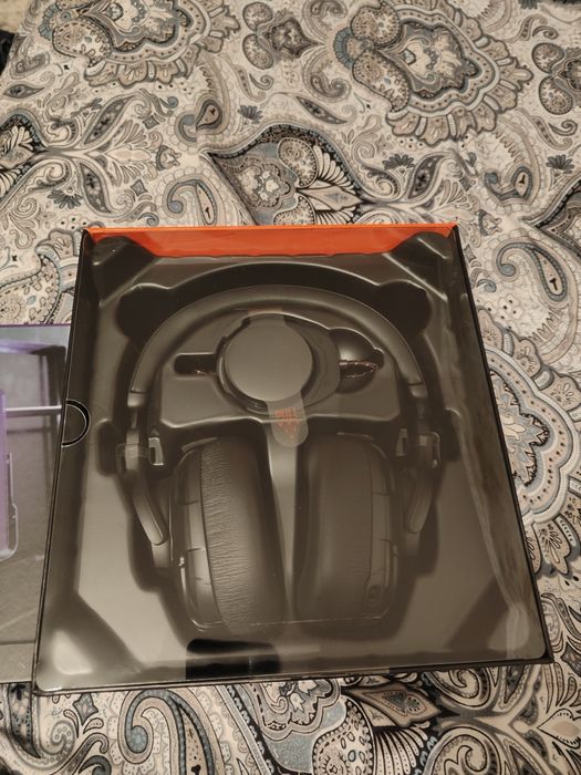 JBL QUANTUM ONE запечатанный