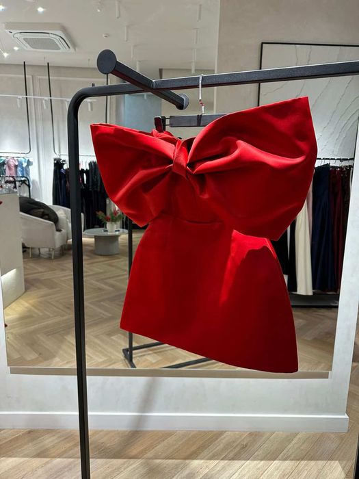 Шикарное красное мини платье с бантом