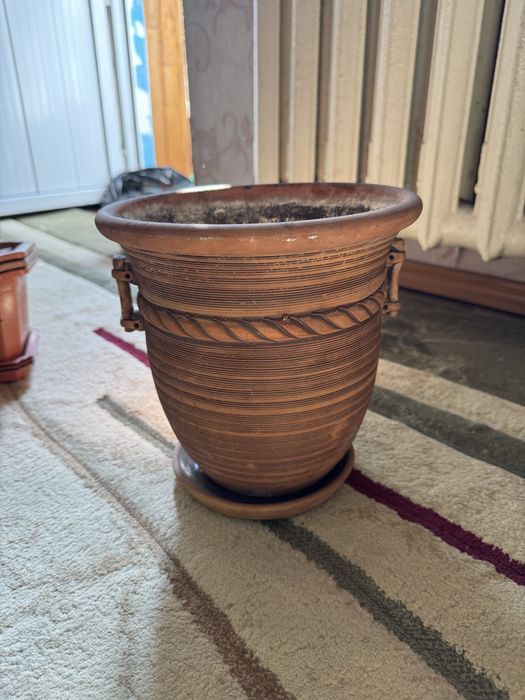 Продам горшки для цветов