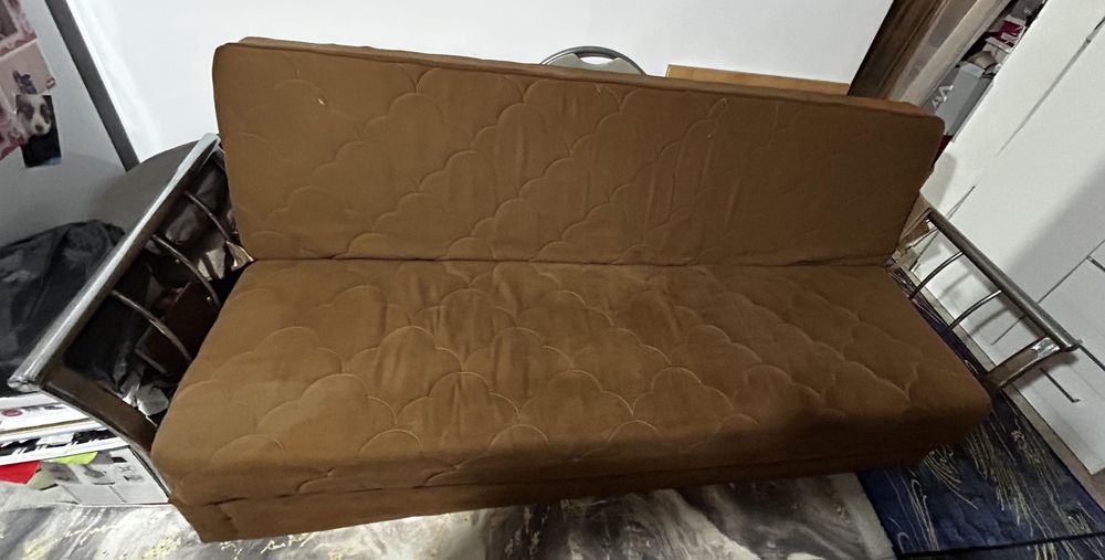 Vând urgent canapea extensibila 120x190