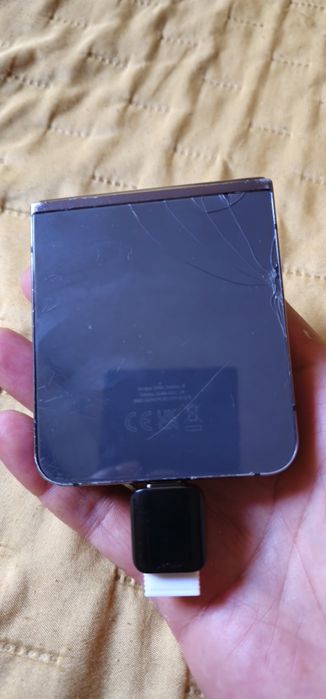 Galaxy Z flip 5 за части