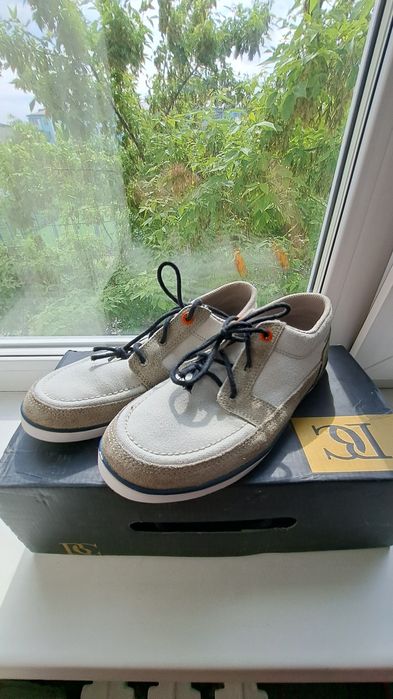 Кроссовки на мальчика