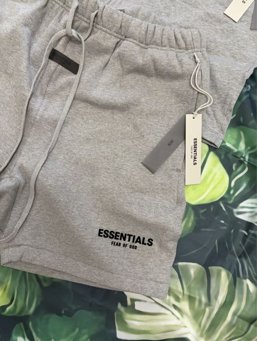 pantaloni scurti essentials