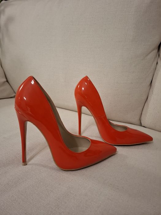 Дамси обувки от естествен лак