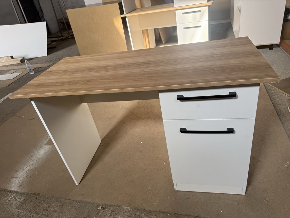 Компютерный стол. Парта