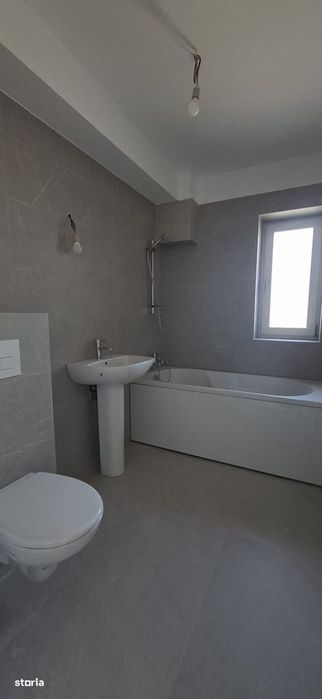 Apartament doua camere, intabulat, langa statia de autobuz, Visoianu