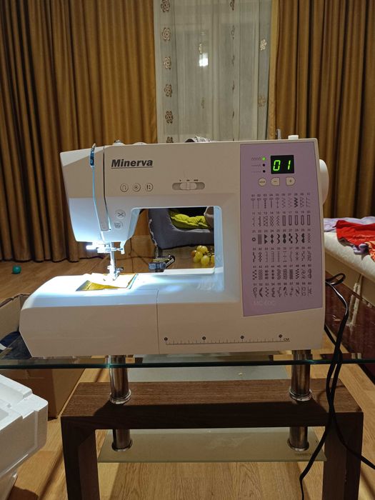 Mașina de cusut MINERVA model MC60C