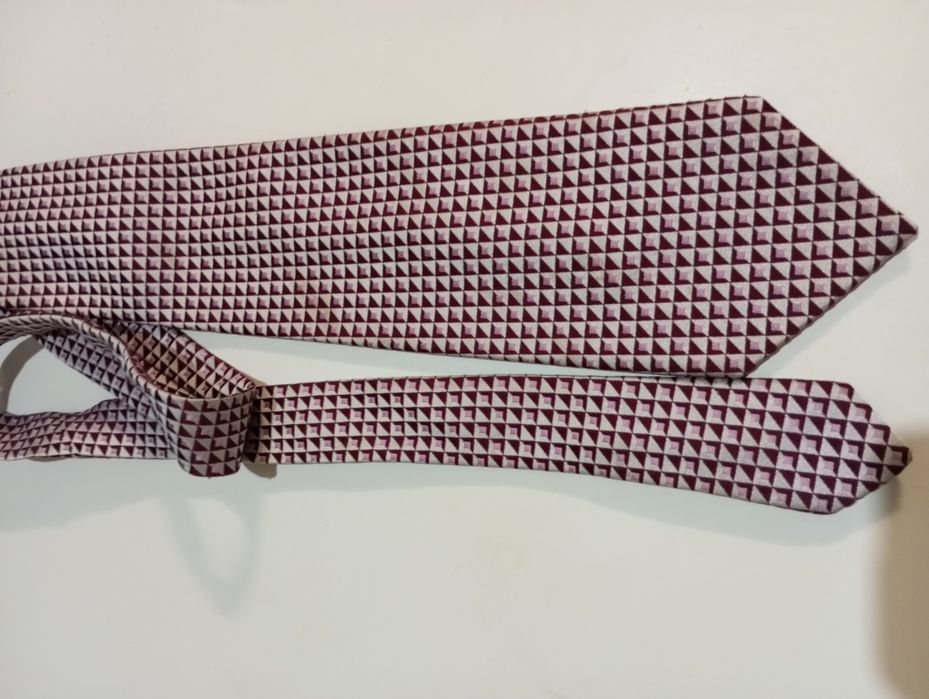 Уникални вратовръзки Prada и Christian Dior
