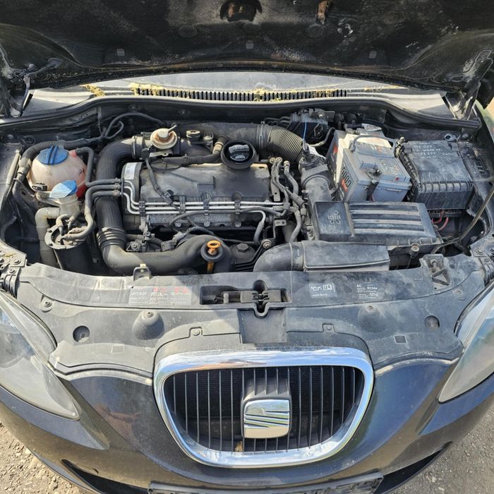 •Продавам Seat Leon 1.9 105кс BKC на ЧАСТИ Сеат леон и над 16 Голф 5ци