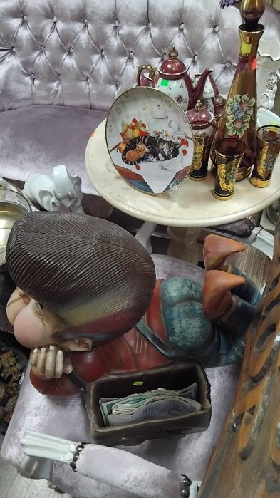 Забавна статуетка / поставка / -Лааф Лумел!