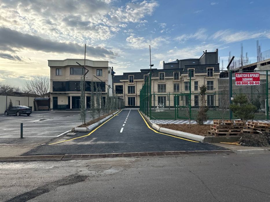 Сдаётся в аренду здание общей площадью 1100 м² (ор. школа Cambridge)