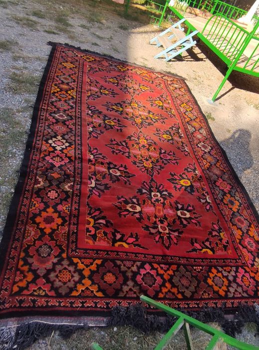 Түкті кілем қазақи нақышта