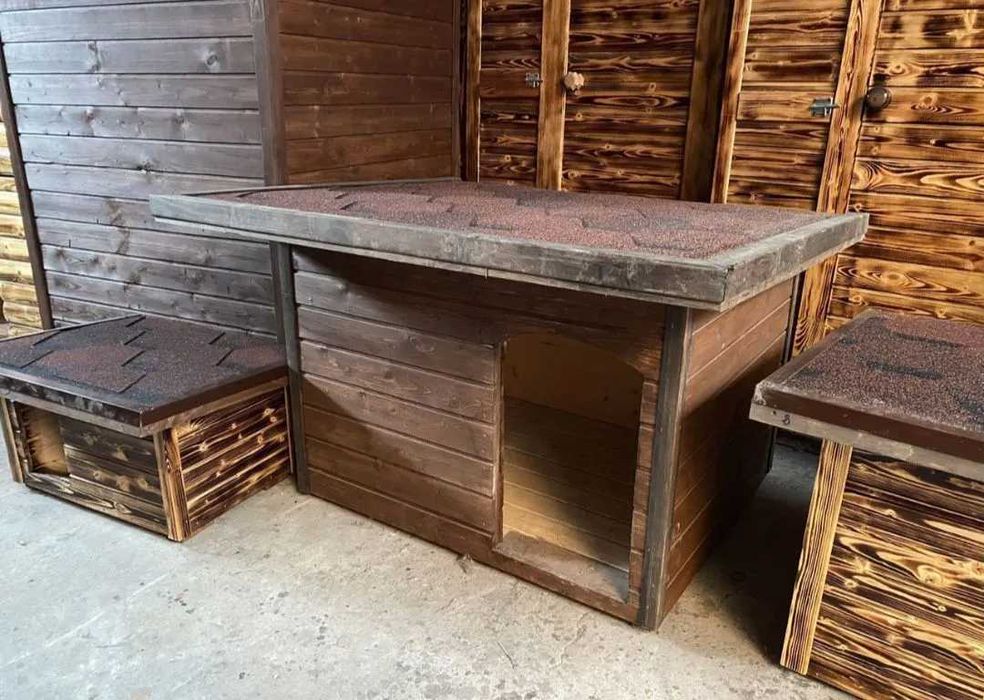 Будки для собак.