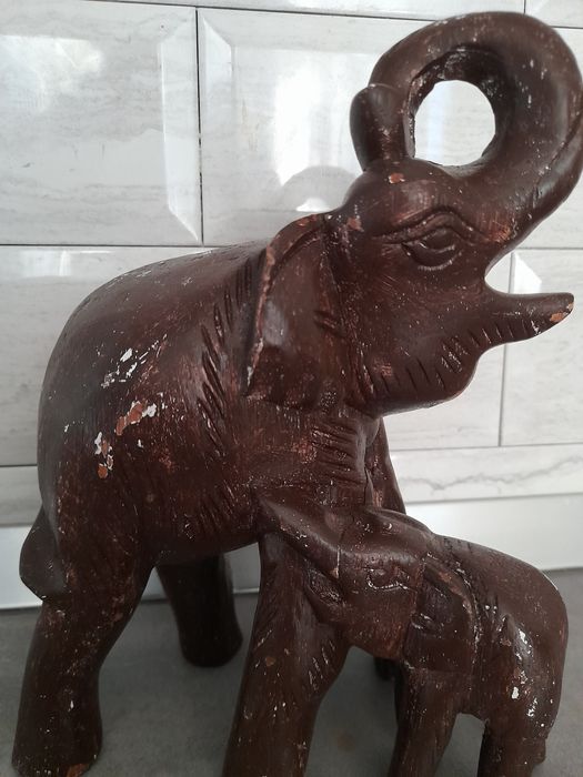 Decorațiune elefant cu puiul de elefant, din lemn