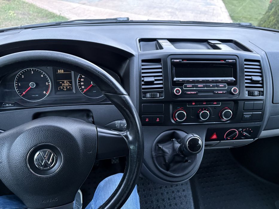 VW Transporter T5 2015 - 8+1 LOCURI - 2.0 TDI 102CP