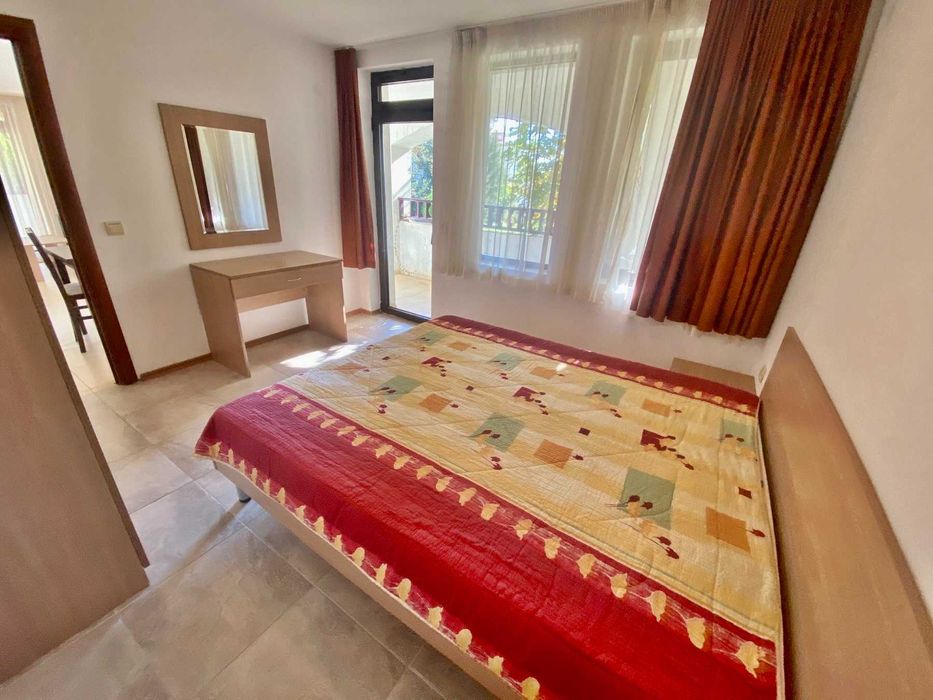 Просторен двустаен апартамент в комплекс „ Етъра 2 “, Първа линия, Морска гледка