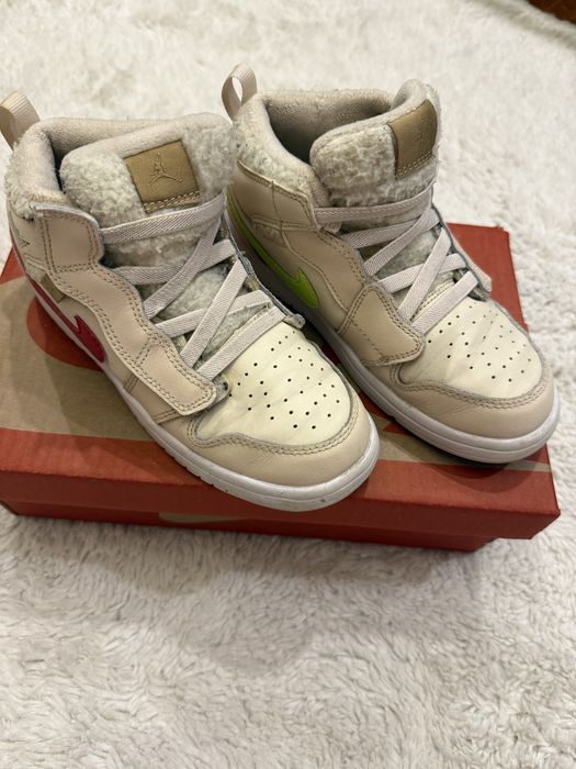 Ботиночки nike оригинал 35 размер