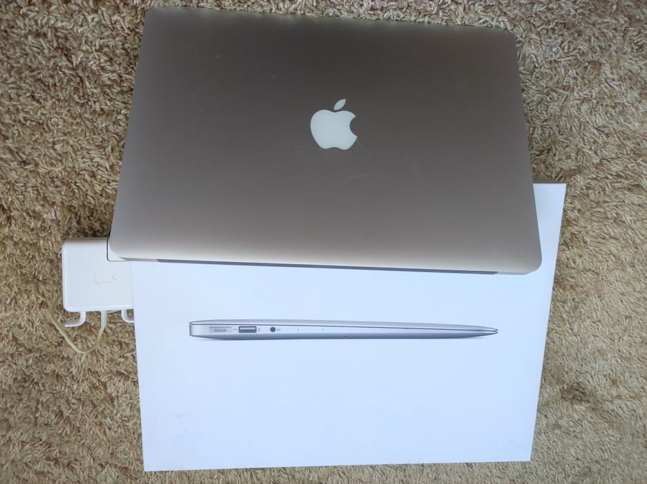 Macbook Air 13 A1466 i5 8 gbRam 128 gbRom 304 CICLURI ca NOU StareBuna