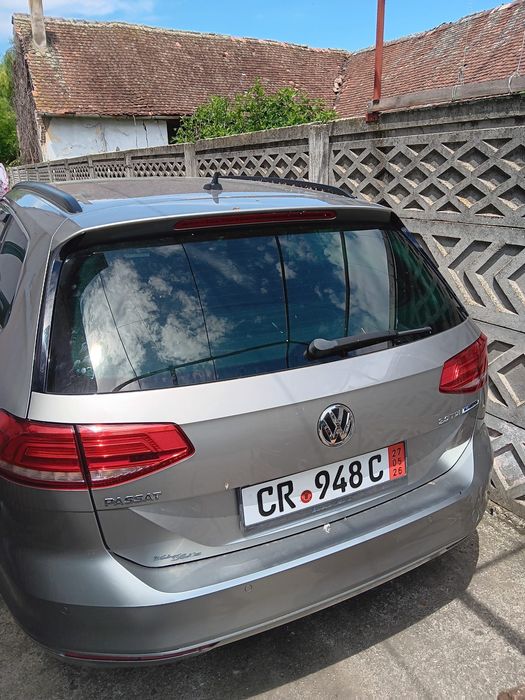 Vând Volkswagen Passat 2.0 TDI, 150 CP, DSG, an 2016 – avariat