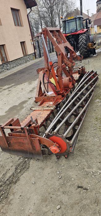 Freza kuhn 4metri cu suport semanatoare hidraulic