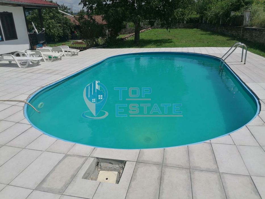 Автентично реновирана двуетажна къща за гости в село Куцина, област В