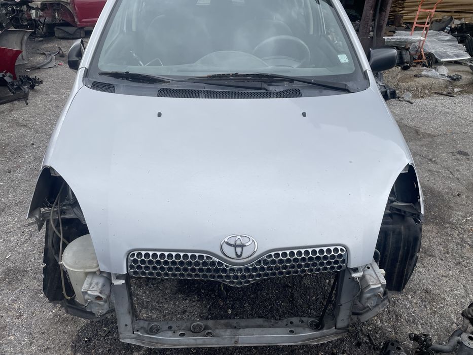 Преден капак toyota yaris 99 - 2005 г