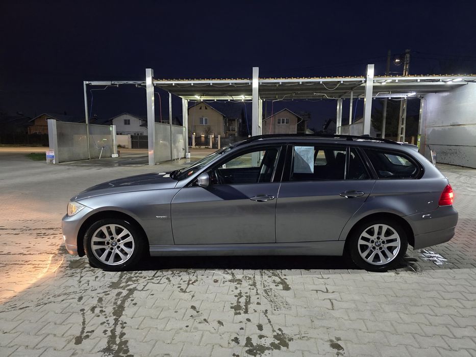 BMW seria 3 e91 FL 2010 e5