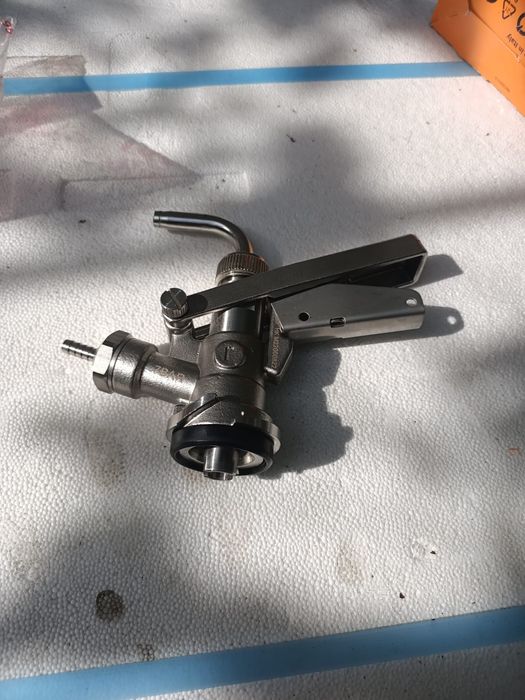 Cuplă pentru butoi de bere