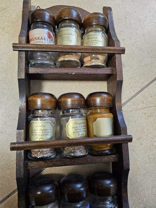 Шкафче за подправки