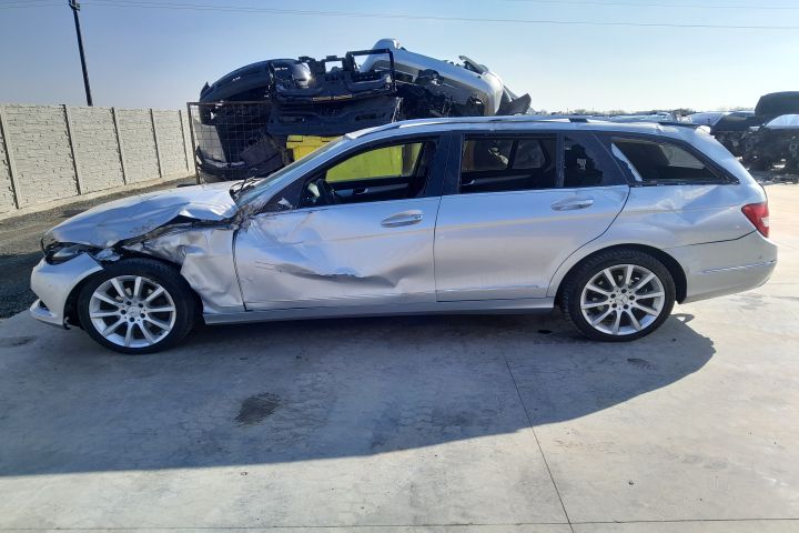 Usita rezervor A20475001403J A20475001403J Mercedes-Benz C-Class W204