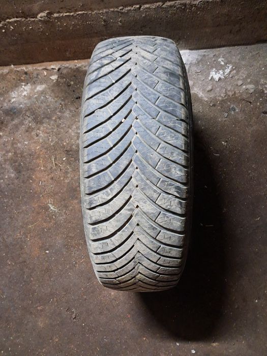 Всесезонни гуми за SUV 215/65/16