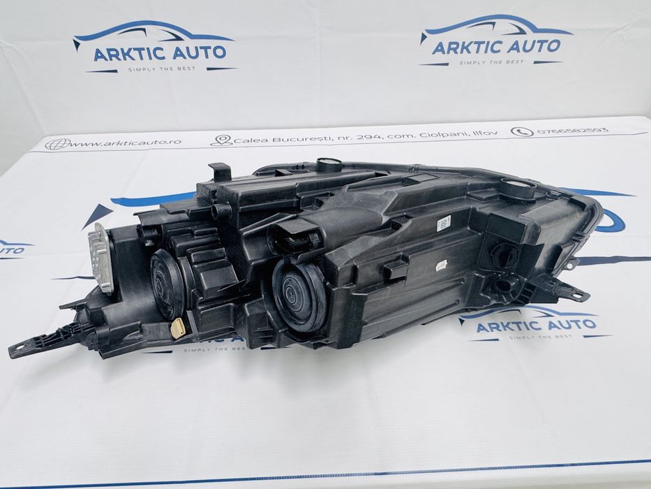 Far dreapta led Ford Kuga model dupa 2020 cod LV4B-13W029-AL
