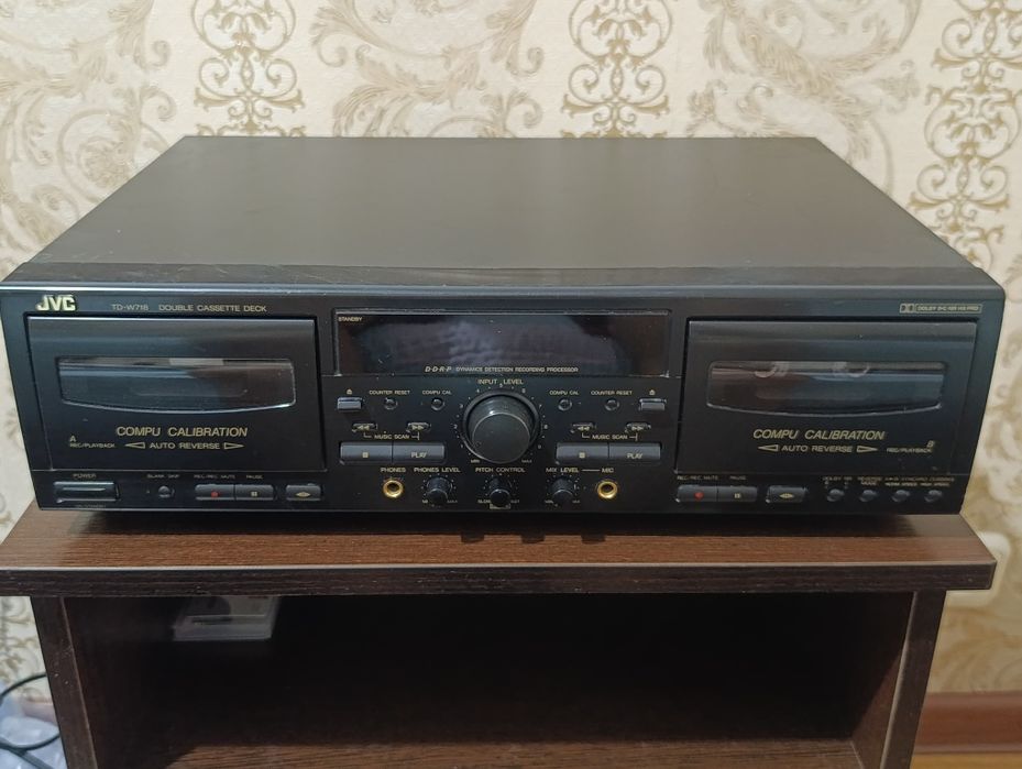Магнитофон приставка JVC TD-W718