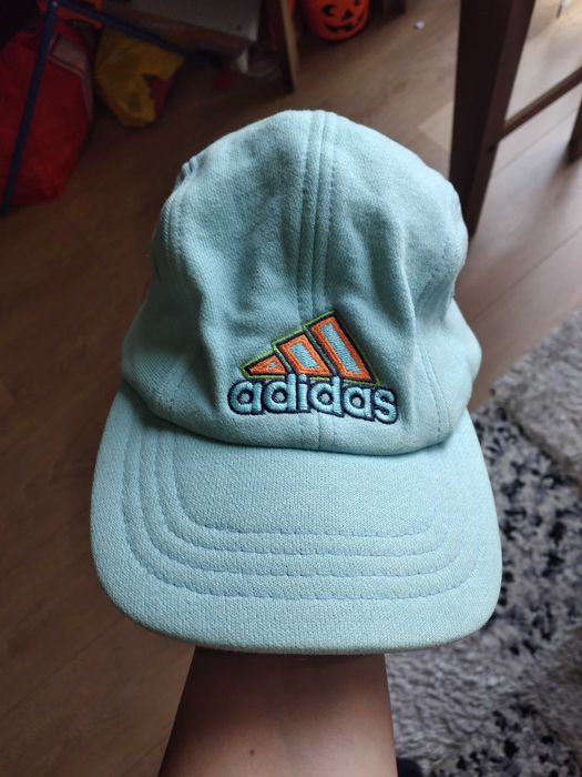 шапка с козирка  ADIDAS за  дете на 1-2 год