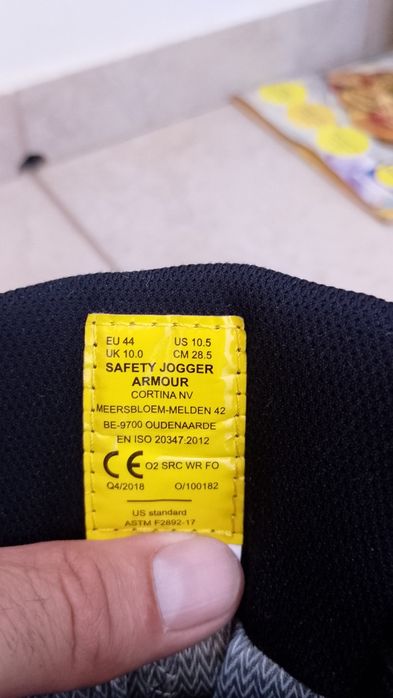 Bocanci iarna impermeabile Nr 44