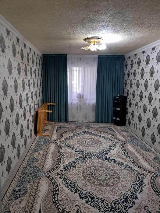 ПРОДАЕТСЯ Чирчик ш. 1 м/н Октябр 2х/1/4