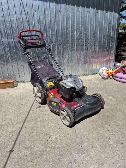 Mașină de tuns iarbă gazon Troy Bilt