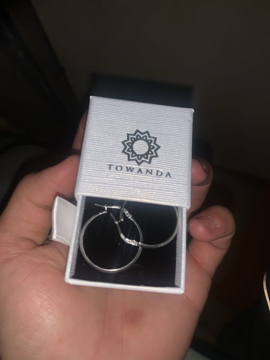 Vând cercei din argint de femei