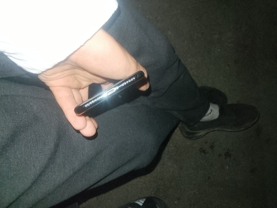 Продам айфон 10 срочно
