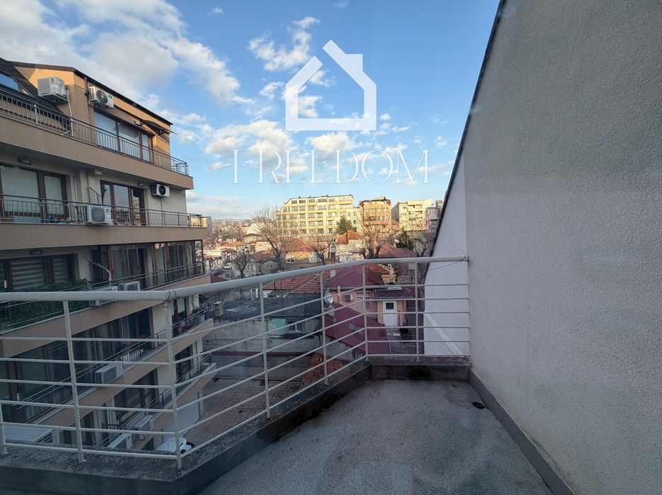 Тристаен апартамент в кв Колхозен пазар, 230 000 евро