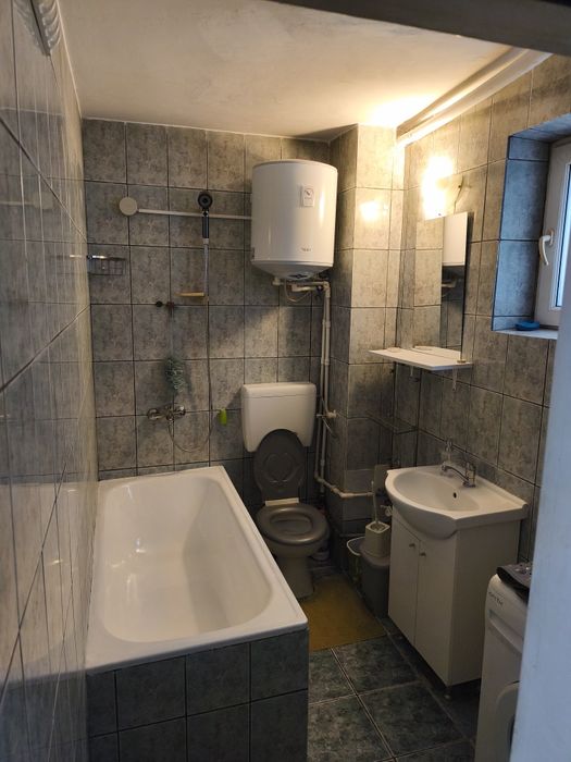 Inchiriez Ap2 cam semidec Mangalia,termen lung