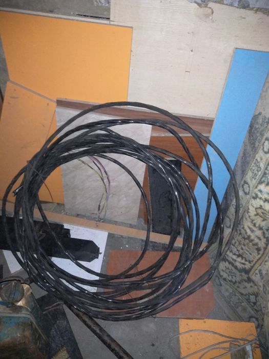 Продаю кабель четырех жильный