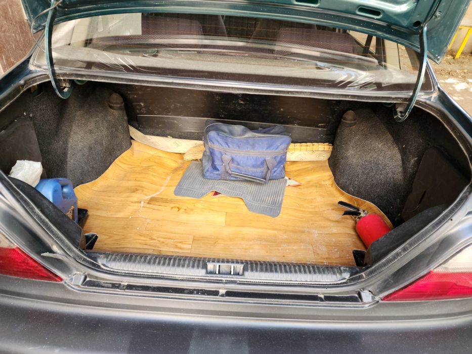 Нексия 1999г. Зелёный цвет, в хорошем состоянии.