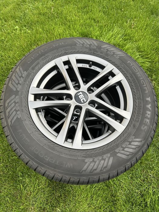 Anvelope vara Nokian 215 65 16 jante noi pt  TiguanKaroqTouranOctavia Golf Caddy Passat Sharan Exeo
