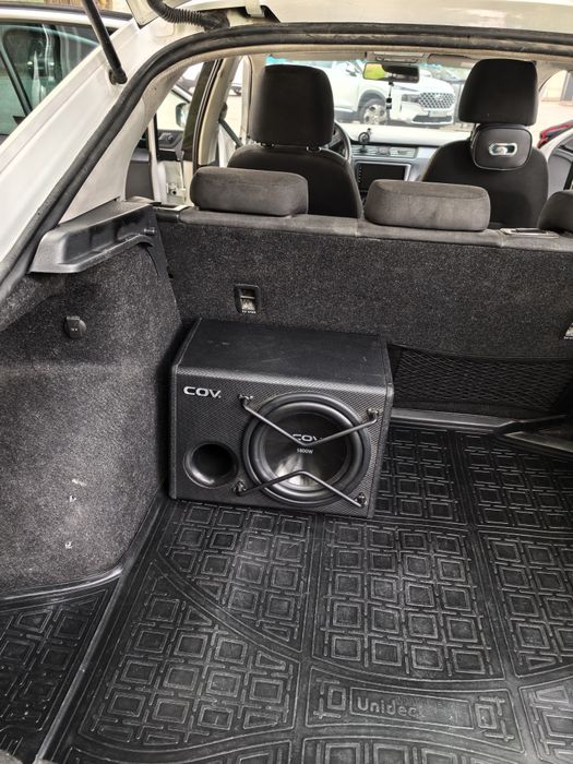 Продам хороший сабвуфер , играет отлично