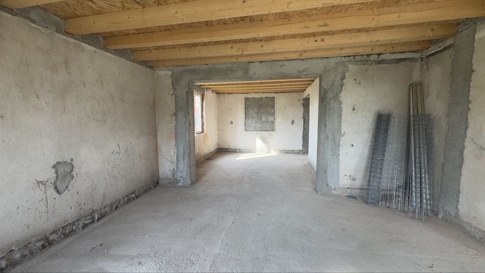 Vand sau schimb casa in gri cu apartament in Sannicolau Mare.