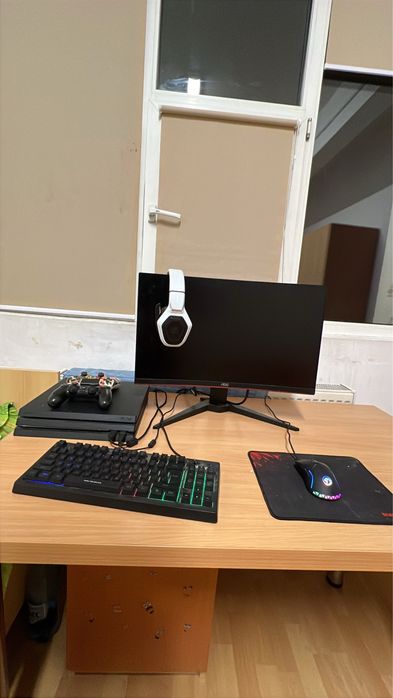 Setup Gaming complet PS4 Pro+Monitor AOC curbat 120hz+ alte periferice