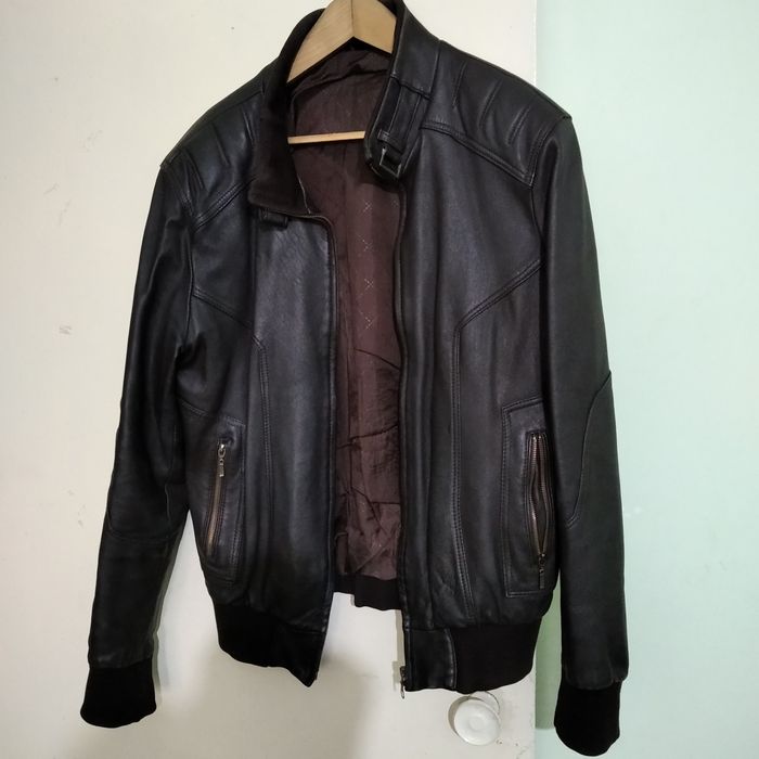 Продам кожаные куртки.