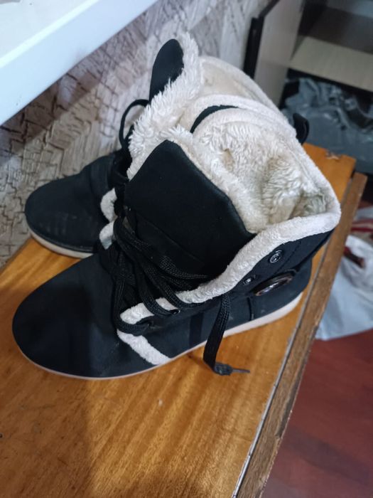 Продается обувь сапоги