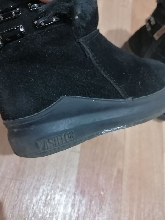 Продам зимние сапожки